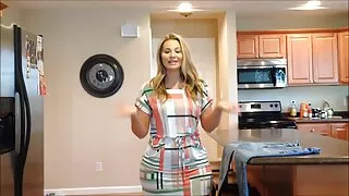 Cô gái phim sec con heo tóc vàng.